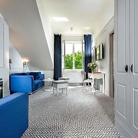 Hotel apartamentowy Amber Design 4*
