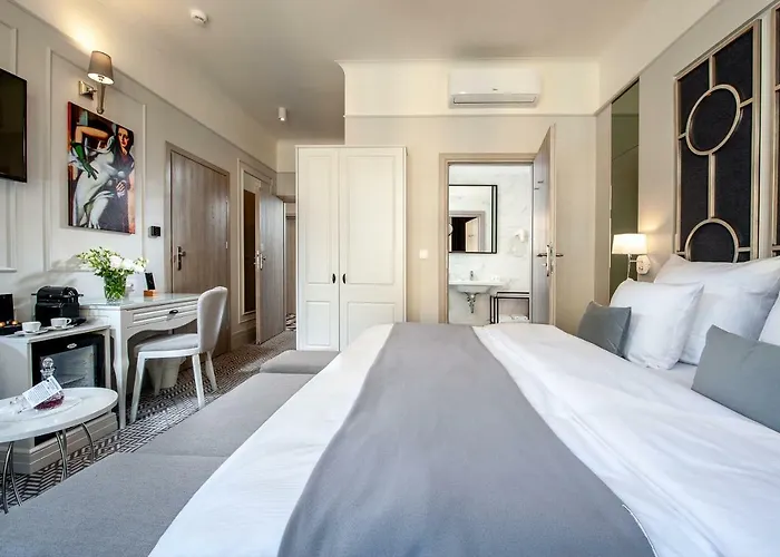 Amber Design Aparthotel 4*